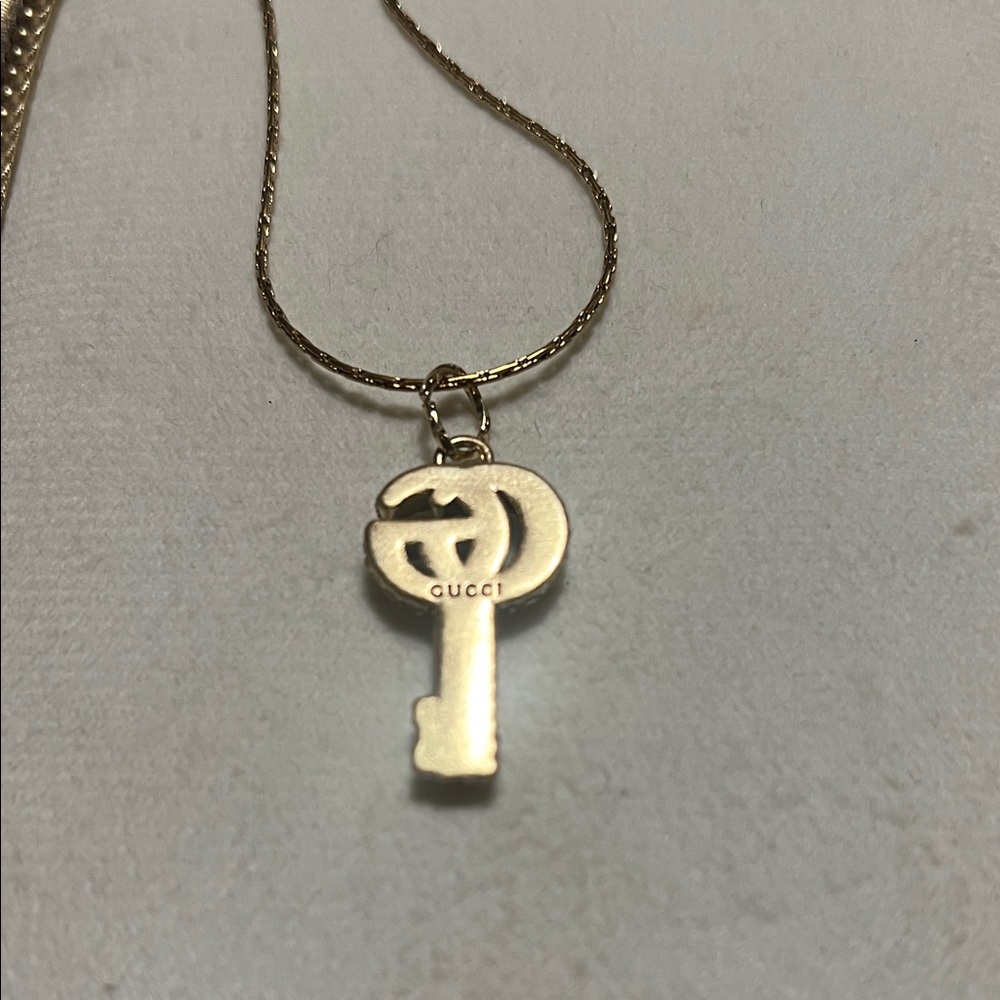 Gucci crystal Gold Key Pendant Necklace - Picture 3 of 3
